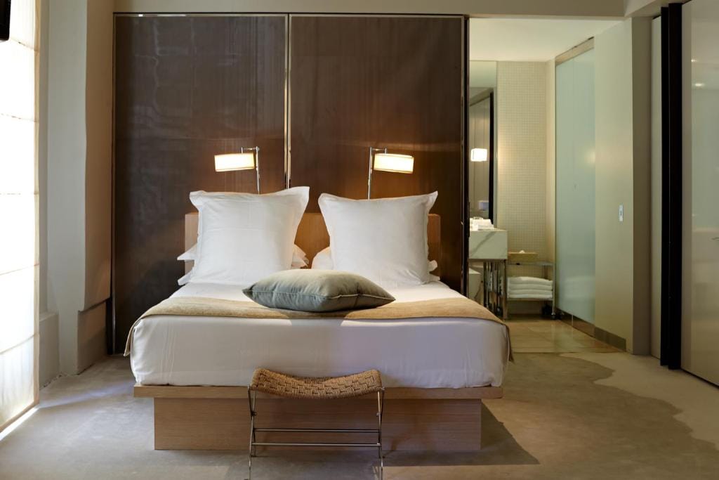 Establishment Hotel — 5