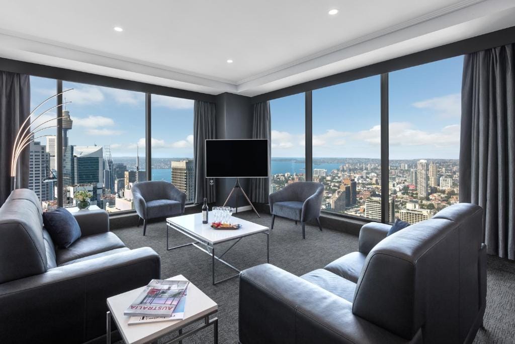 Meriton Suites World Tower, Sydney — 1