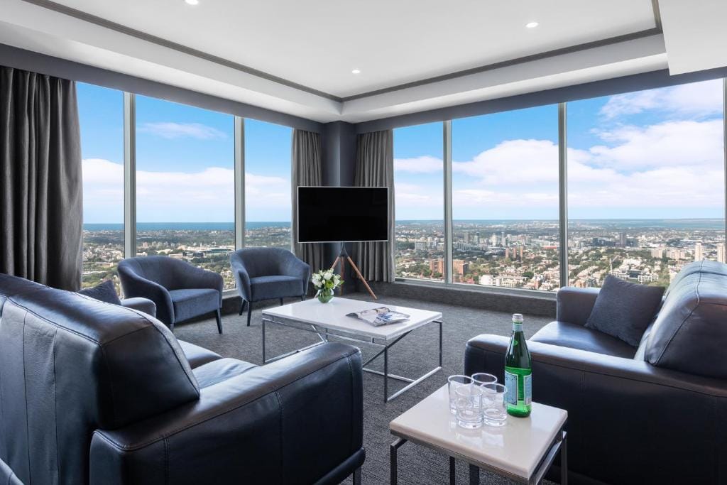 Meriton Suites World Tower, Sydney — 2