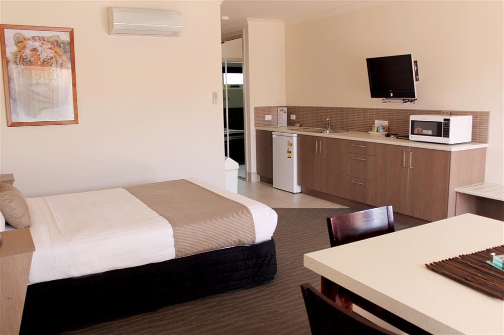 Werribee Park Motor Inn — 3