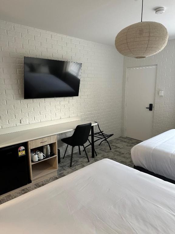 The Shamrock Hotel — 4