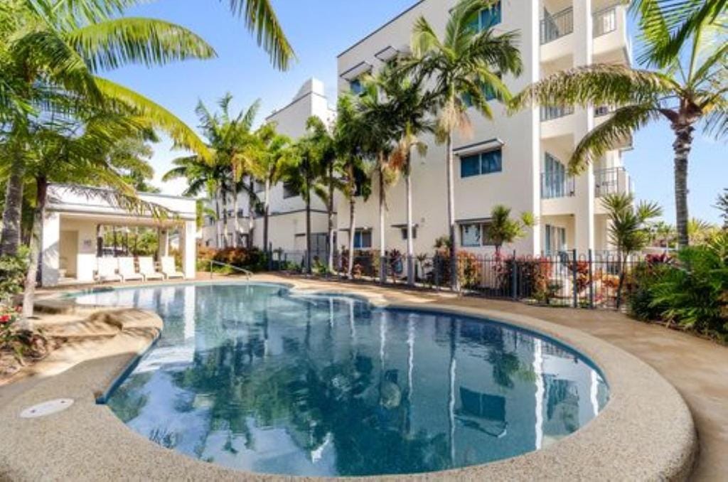 Madison Ocean Breeze Apartments — 1