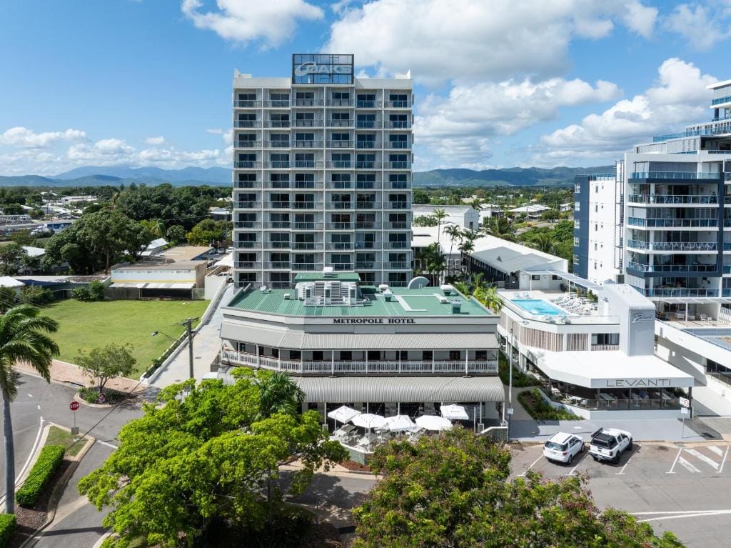 Oaks Townsville Hotel — 1
