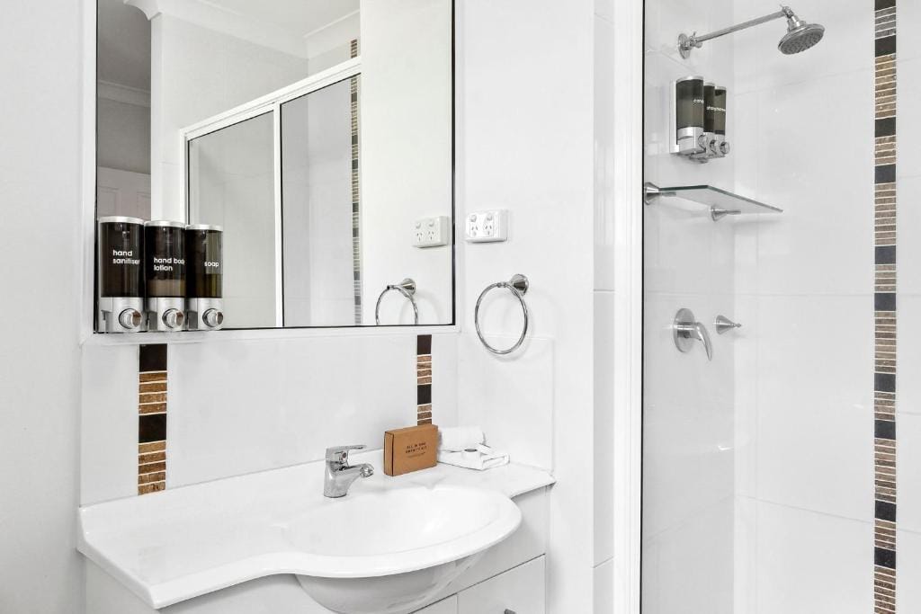 Park Regis Anchorage — 3