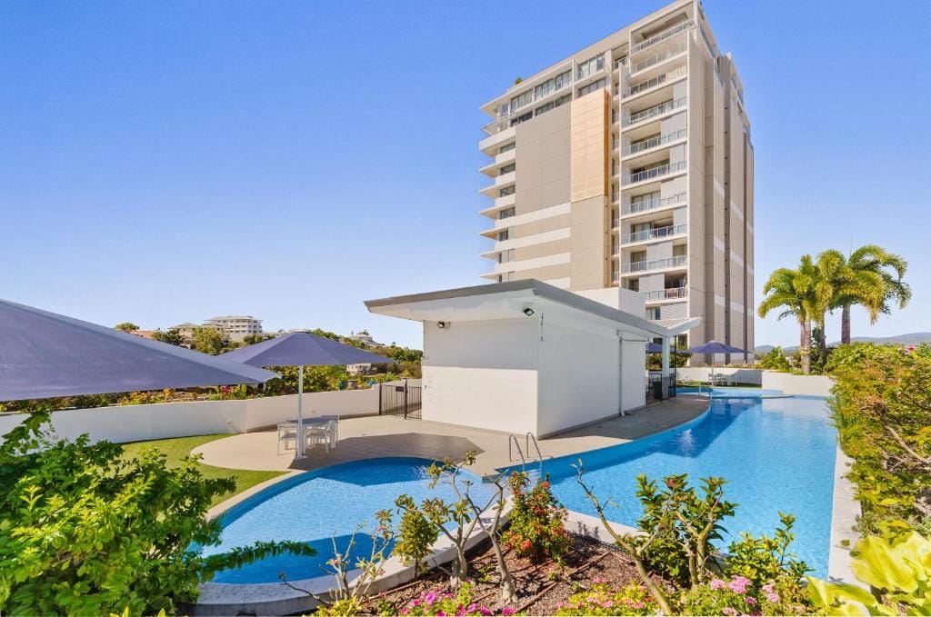 The Dalgety Apartments — 1
