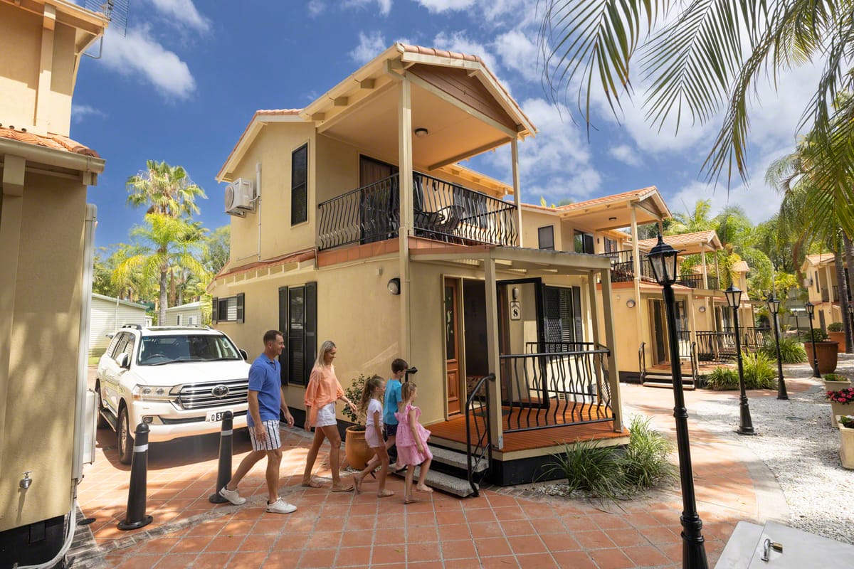 Ashmore Palms Holiday Village — 3