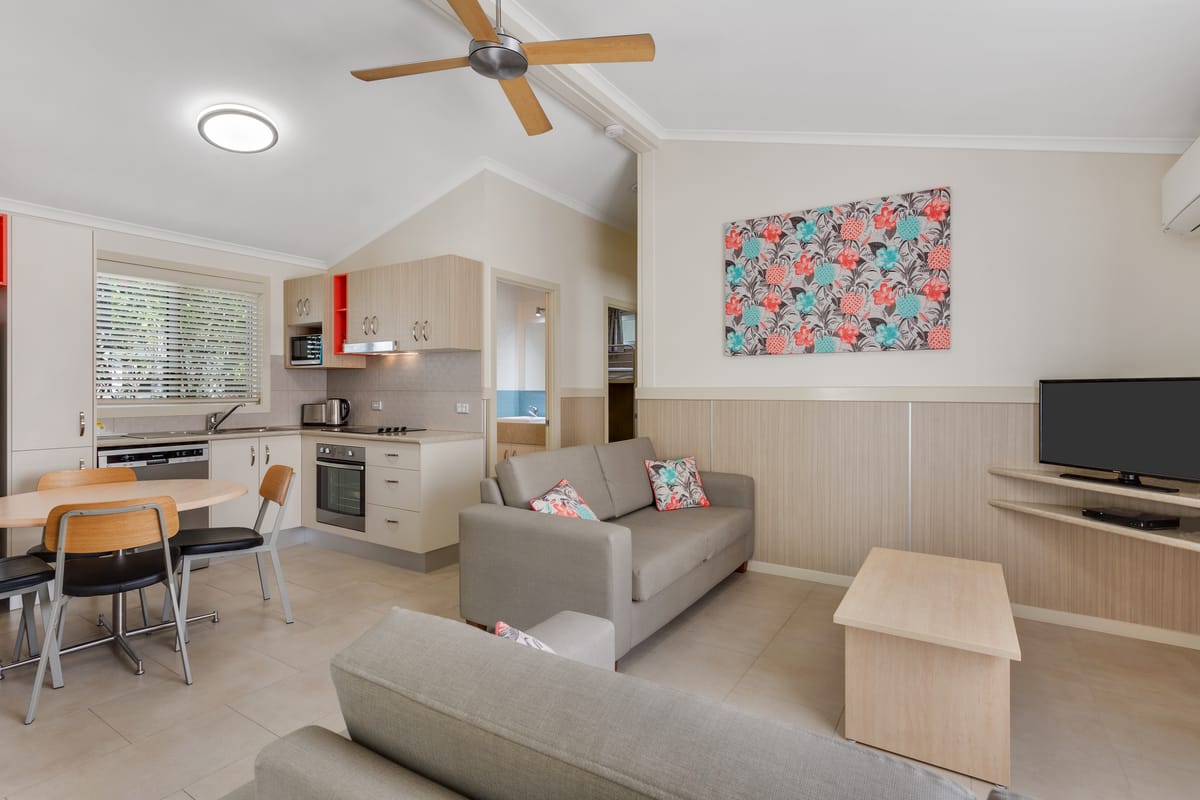 Ashmore Palms Holiday Village — 5