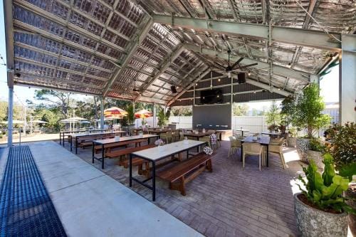 Coomera Lodge Hotel — 1