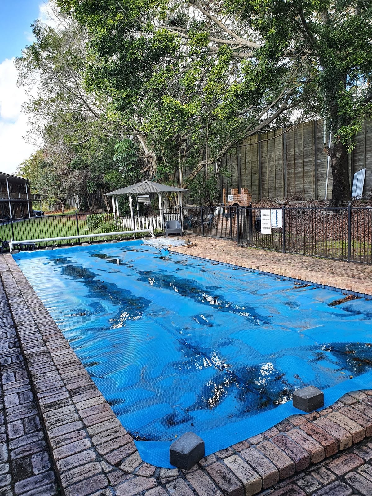 Coomera Motor Inn — 2