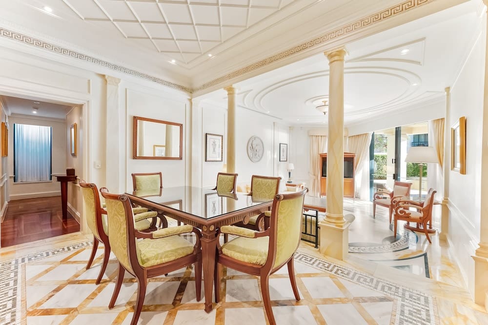 Imperial Hotel Gold Coast — 3
