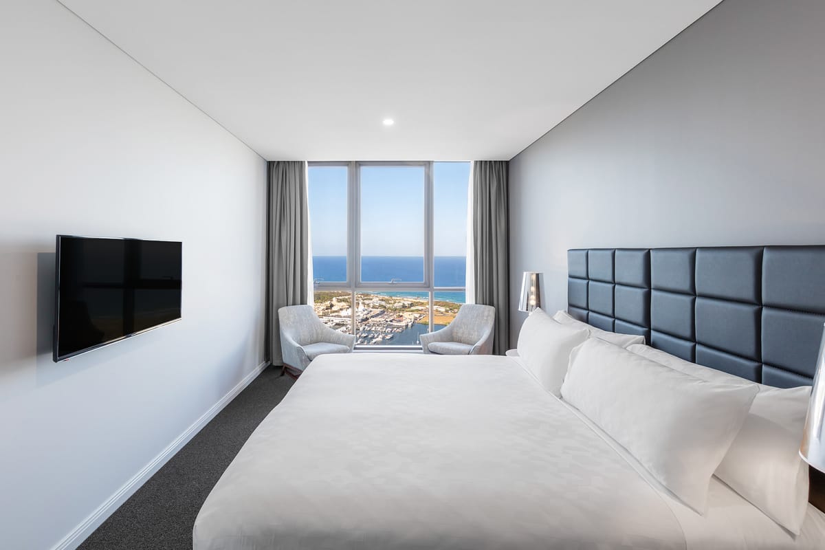 Meriton Suites Southport — 2