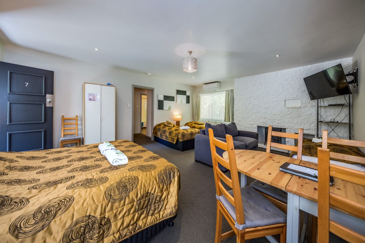 Tall Trees Motel Mountain Retreat — 2