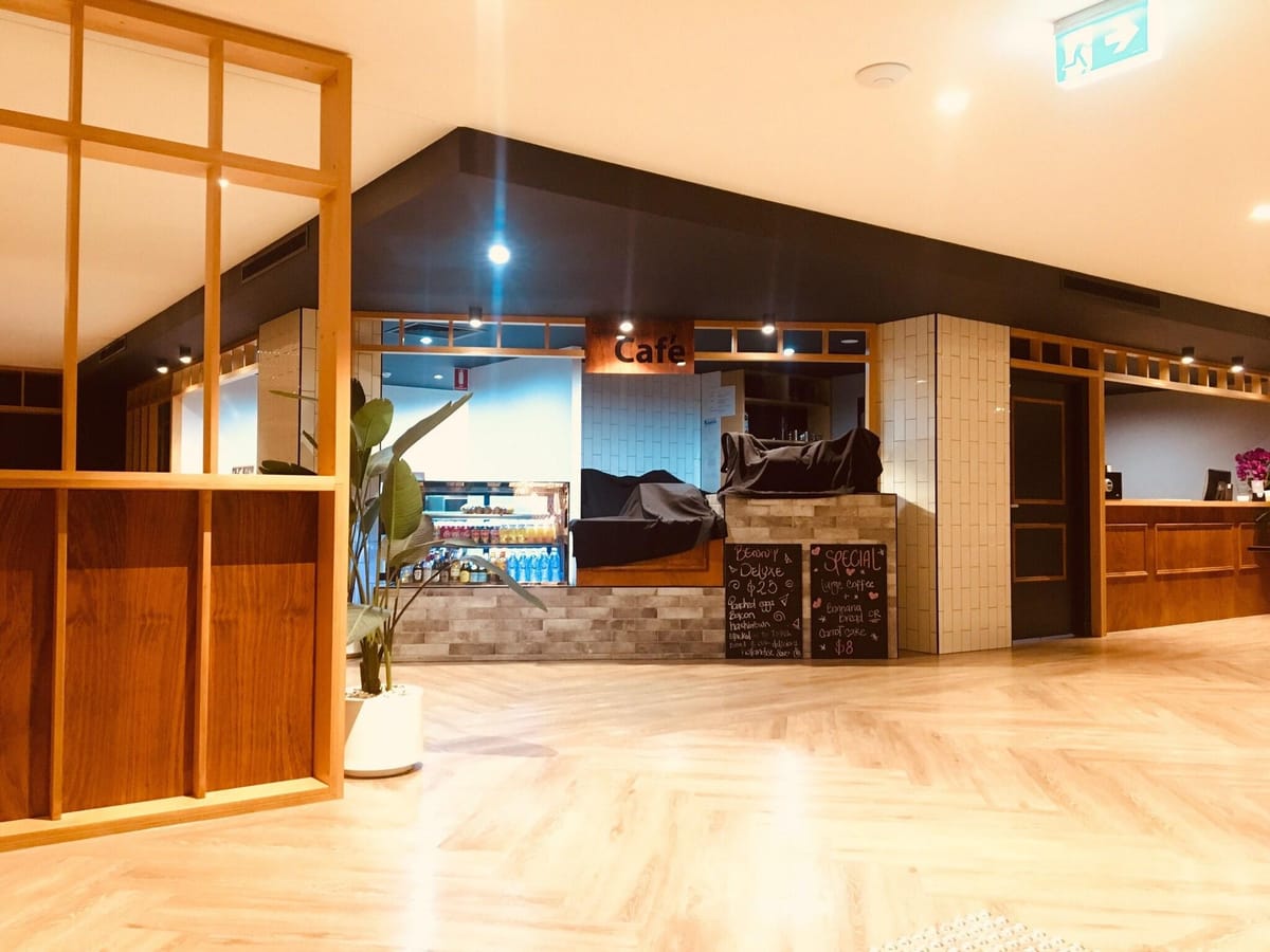 Woodroffe Hotel — 5