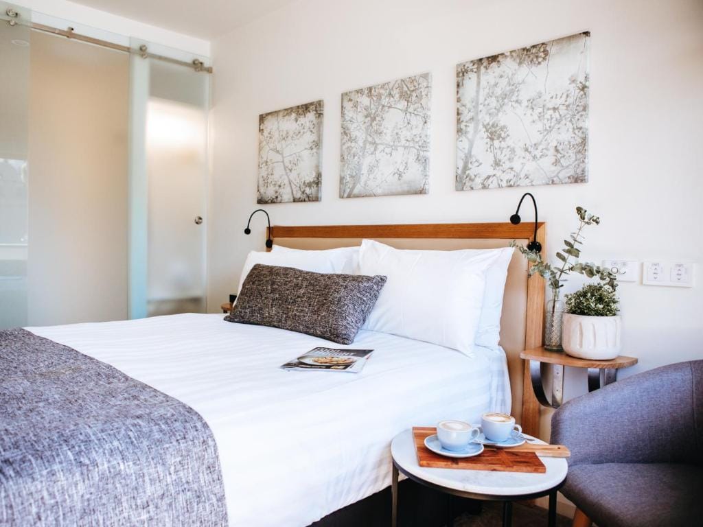 Astor Inn — 1