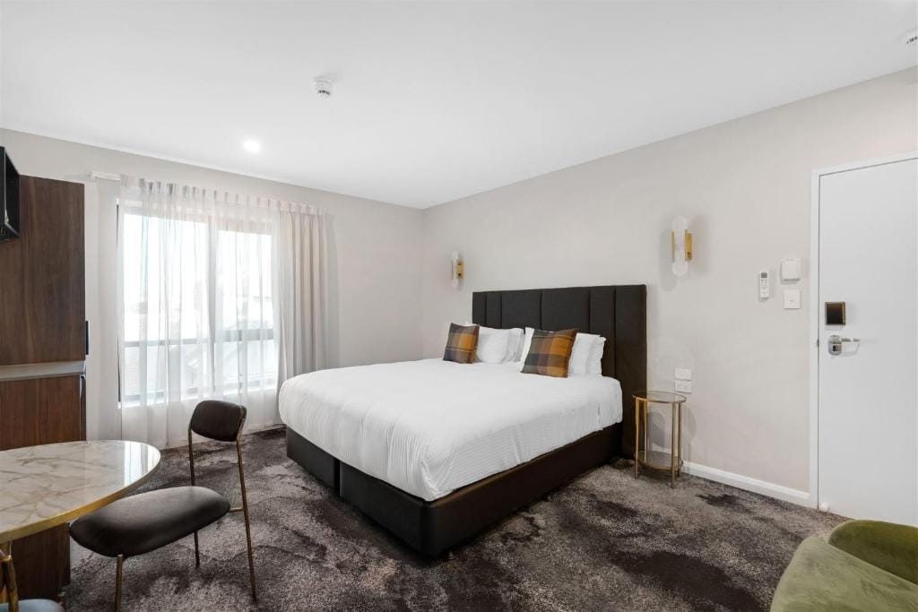 St Hugh Hotel Wagga Wagga — 1