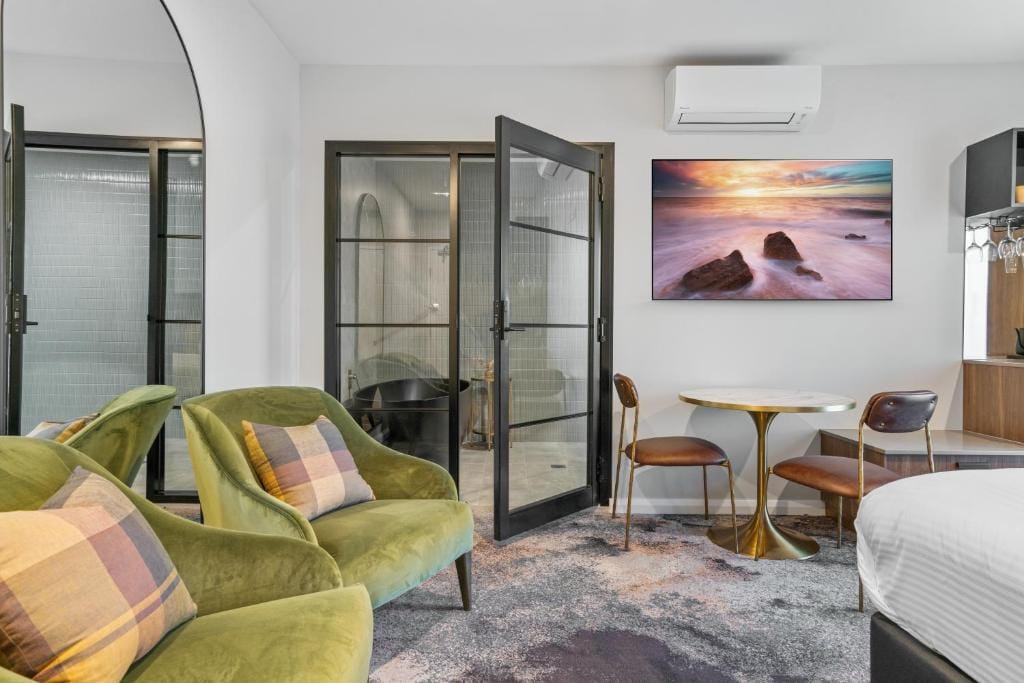 St Hugh Hotel Wagga Wagga — 5