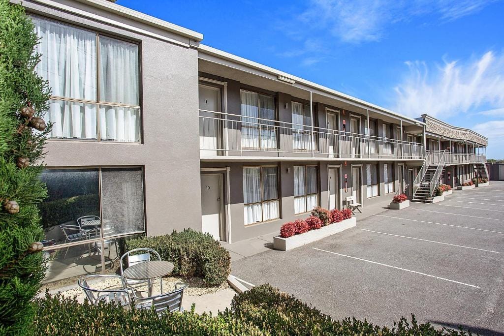 Comfort Inn On Raglan — 5